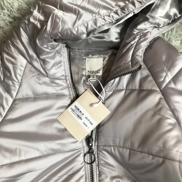 NWT Metallic Jacket Lightweight Silver Puffer - Picture 3 of 8